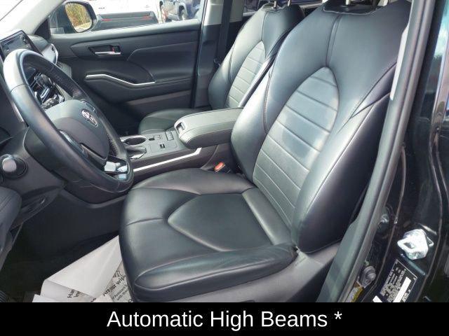 used 2021 Toyota Highlander Hybrid car, priced at $32,899