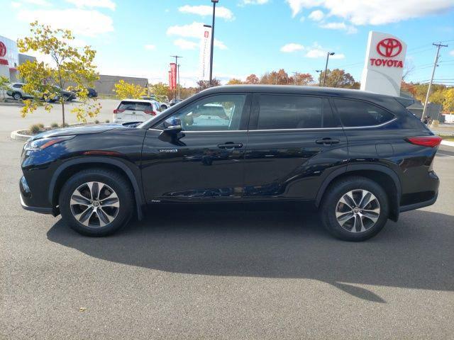 used 2021 Toyota Highlander Hybrid car, priced at $32,899
