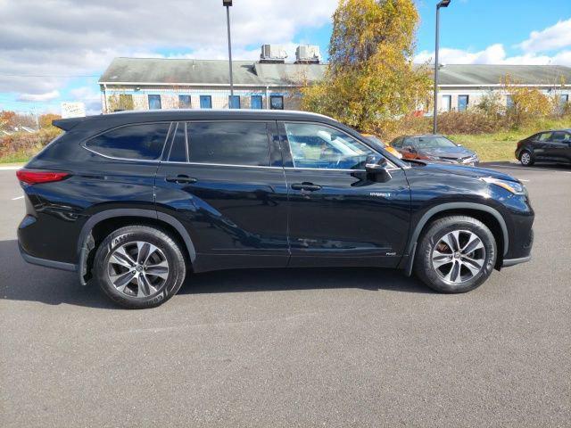 used 2021 Toyota Highlander Hybrid car, priced at $32,899