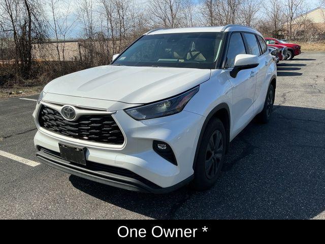 used 2024 Toyota Highlander car, priced at $41,995