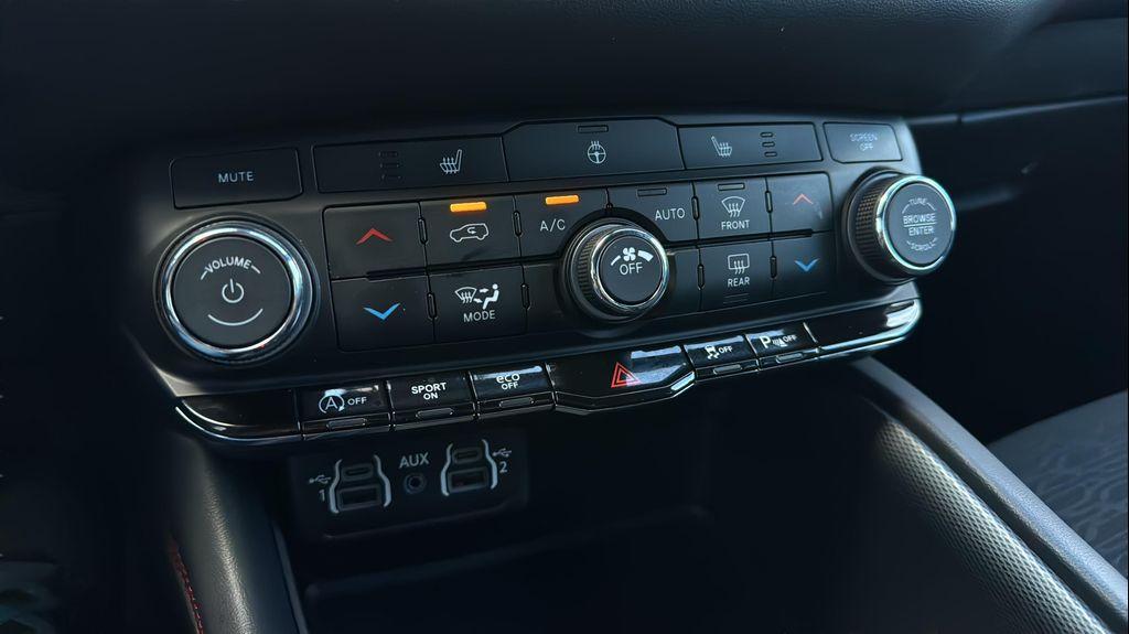 used 2025 Dodge Durango car, priced at $35,104