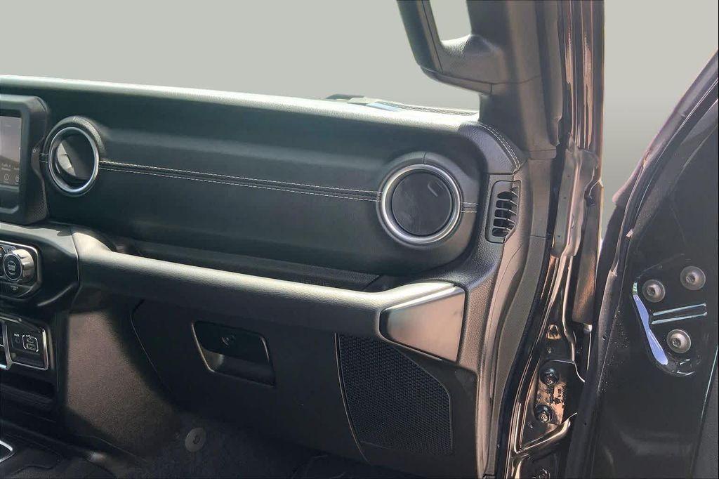 used 2021 Jeep Wrangler Unlimited car, priced at $28,077