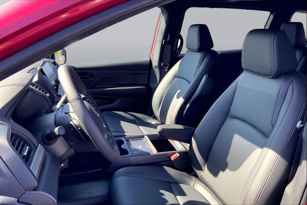 new 2026 Honda Odyssey car, priced at $43,463