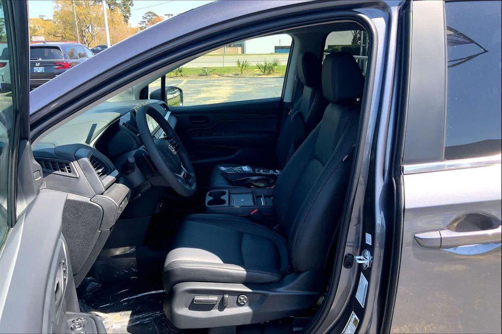 new 2026 Honda Odyssey car, priced at $42,479