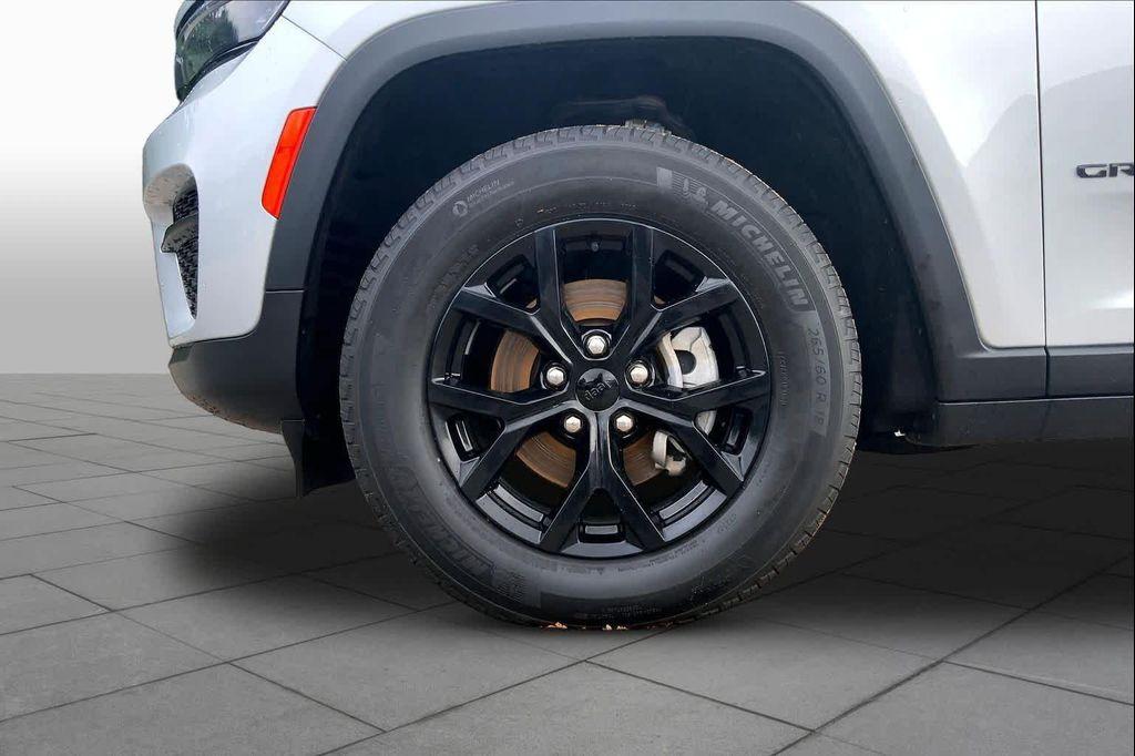 used 2024 Jeep Grand Cherokee car, priced at $27,343