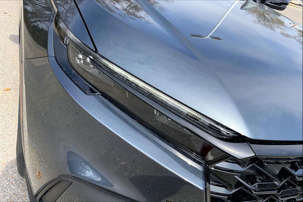 new 2026 Honda CR-V Hybrid car, priced at $38,597