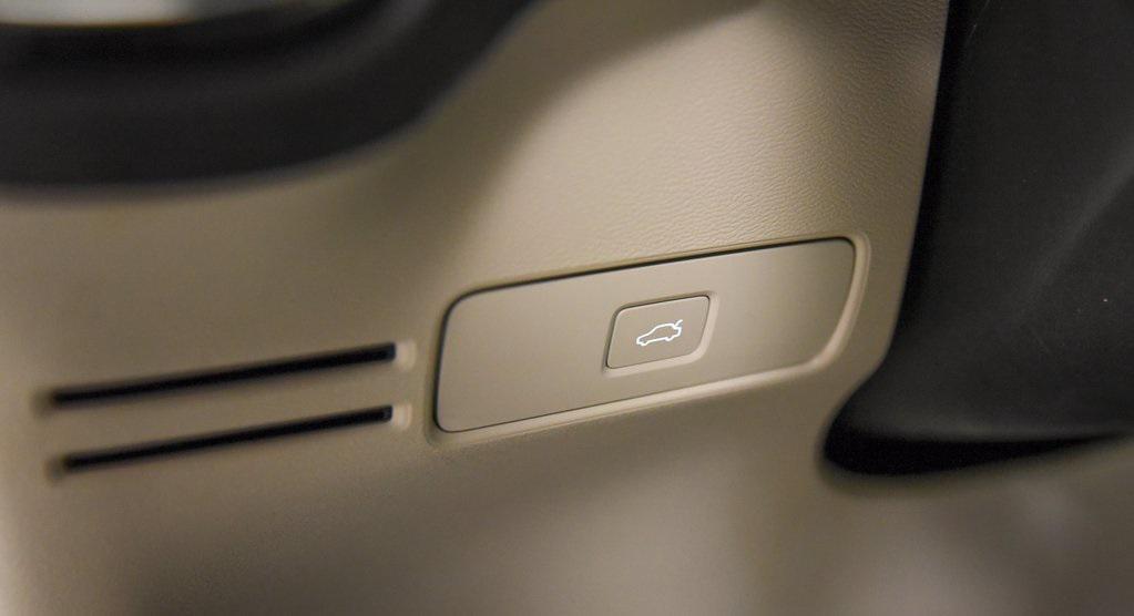 used 2024 Volvo XC40 car, priced at $22,441