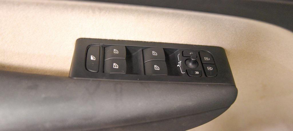 used 2024 Volvo XC40 car, priced at $22,441