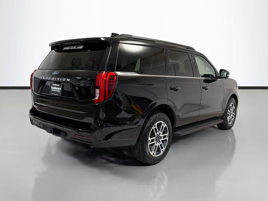 used 2025 Ford Expedition car, priced at $59,879