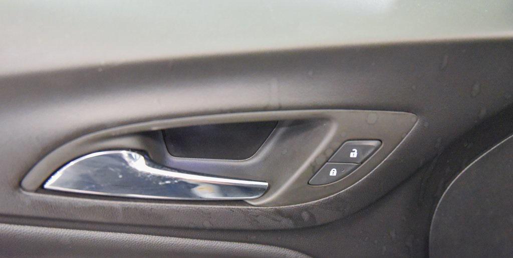 used 2023 Chevrolet Equinox car, priced at $17,989