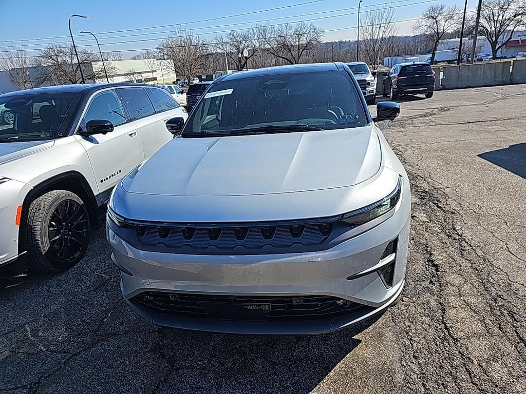 used 2024 Jeep Wagoneer S car, priced at $38,995