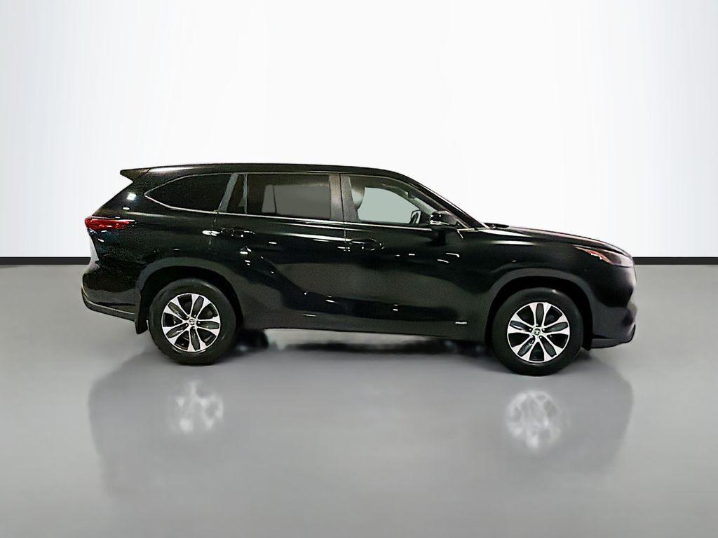 used 2023 Toyota Highlander Hybrid car, priced at $38,982