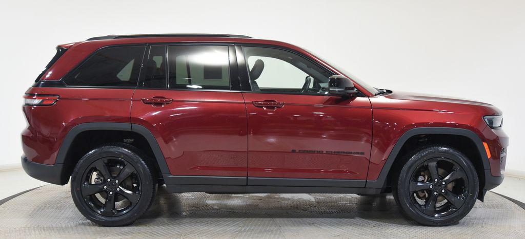 used 2023 Jeep Grand Cherokee car, priced at $28,099