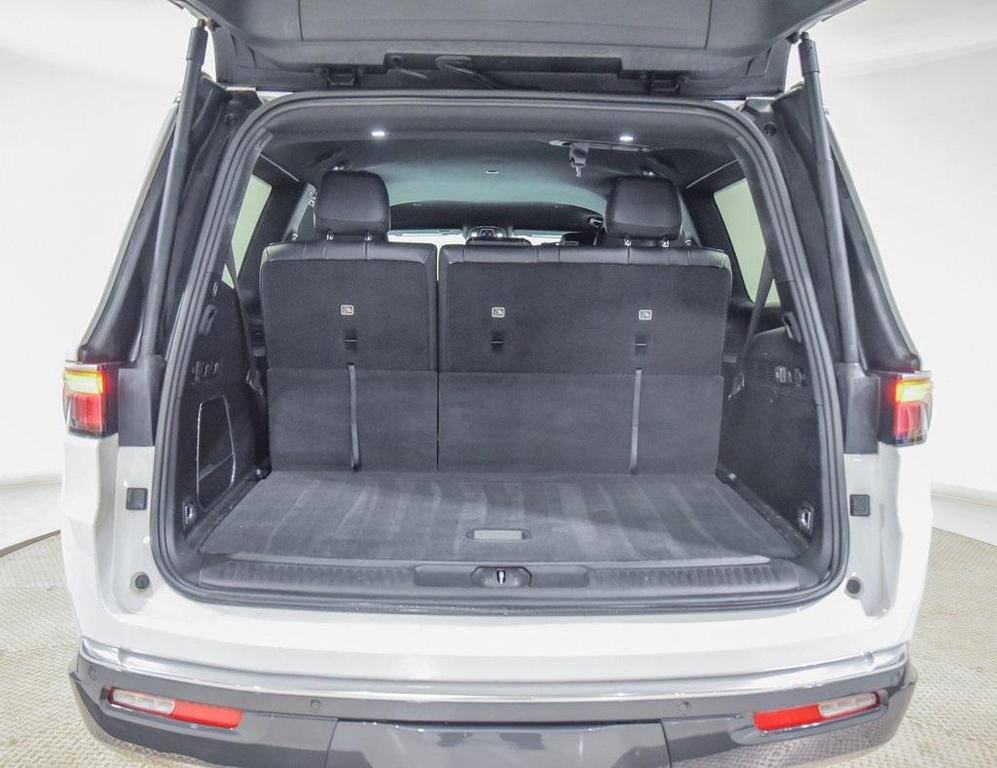 used 2022 Jeep Wagoneer car, priced at $34,272