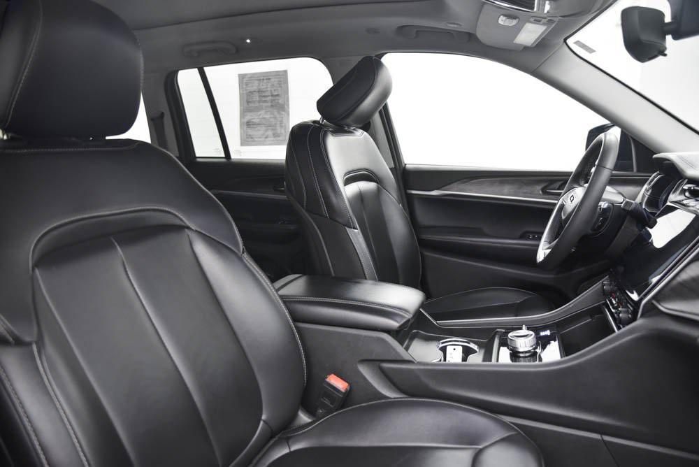 used 2024 Jeep Grand Cherokee car, priced at $28,272