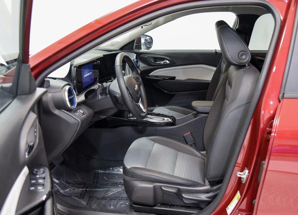 used 2025 Chevrolet Trax car, priced at $21,372