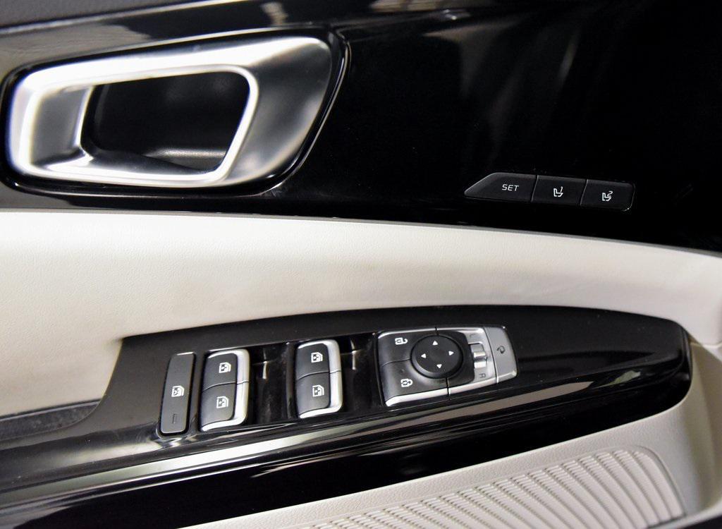 used 2024 Kia Carnival car, priced at $36,889