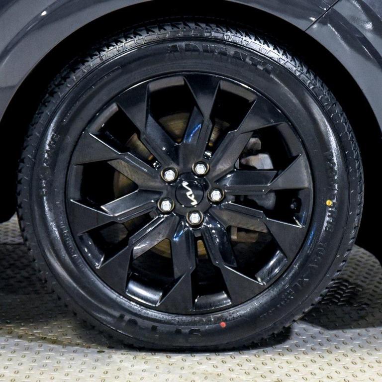 used 2024 Kia Carnival car, priced at $36,889