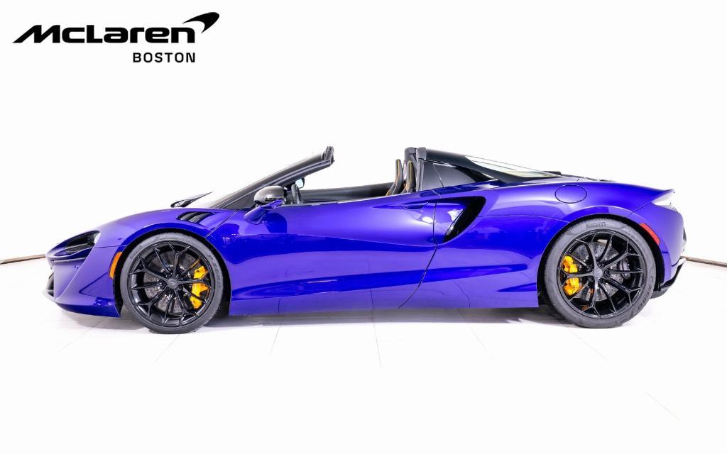used 2025 McLaren Artura car, priced at $300,102