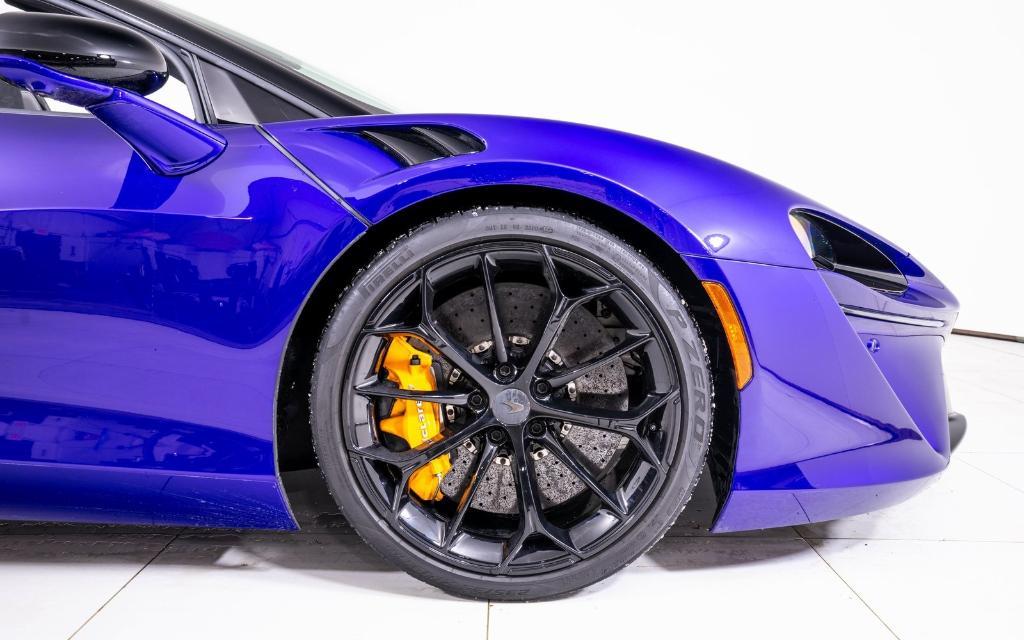 used 2025 McLaren Artura car, priced at $300,102