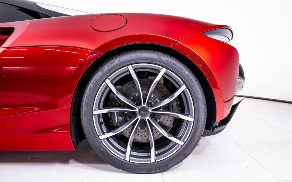 new 2025 McLaren Artura car, priced at $340,050