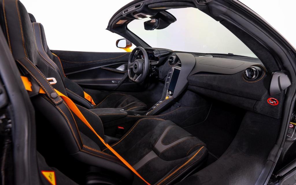 used 2025 McLaren 750S car, priced at $399,999