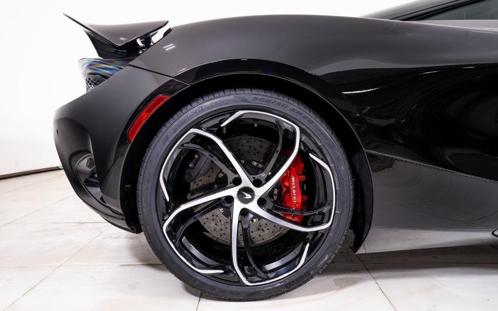 used 2025 McLaren 750S car, priced at $372,526