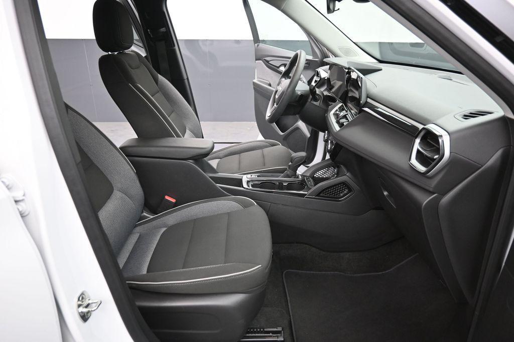 used 2025 Chevrolet TrailBlazer car, priced at $22,819