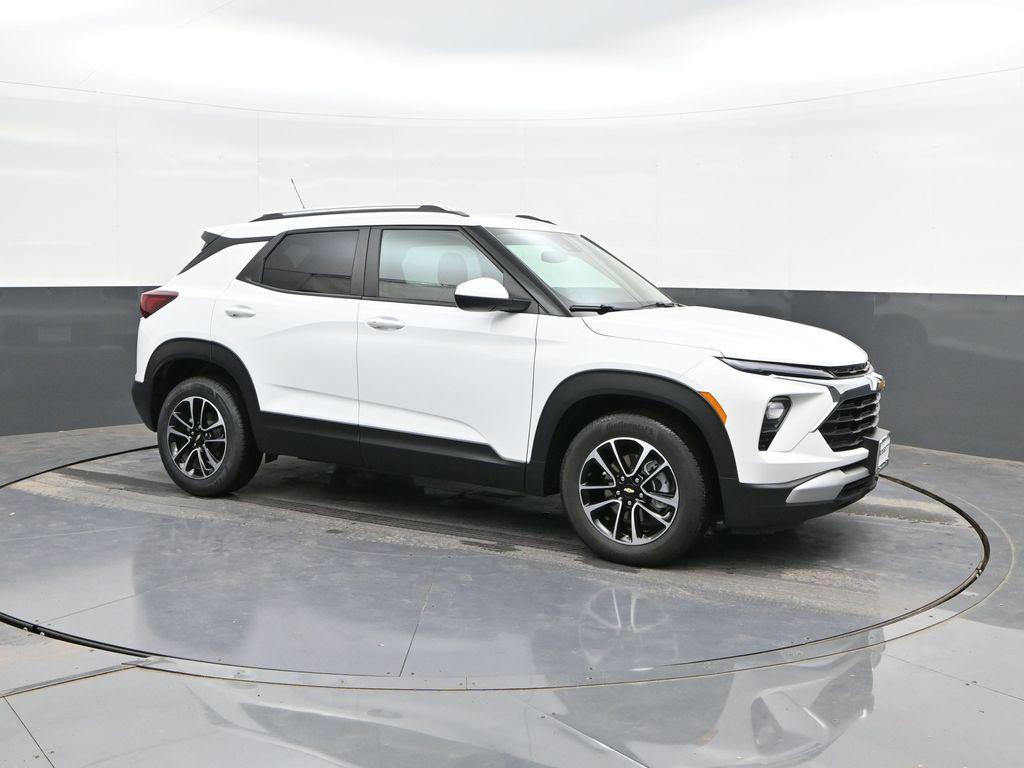 used 2025 Chevrolet TrailBlazer car, priced at $22,819