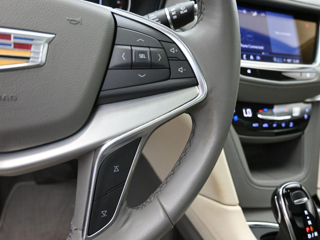 used 2023 Cadillac XT5 car, priced at $31,120