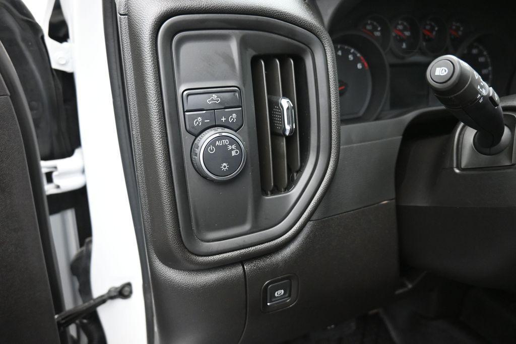 used 2025 Chevrolet Silverado 1500 car, priced at $29,718