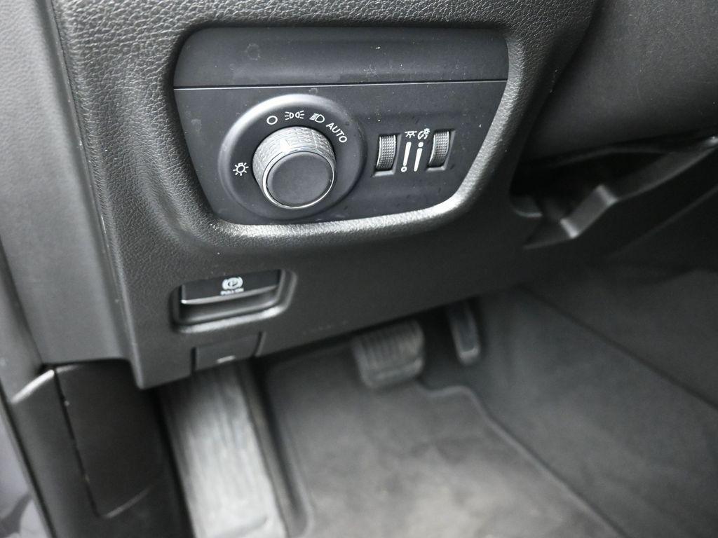 used 2024 Jeep Grand Cherokee car, priced at $29,992