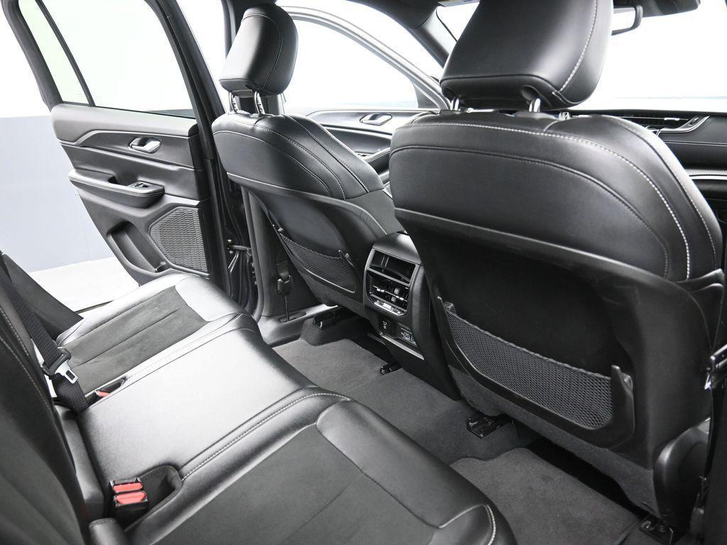 used 2024 Jeep Grand Cherokee car, priced at $29,992