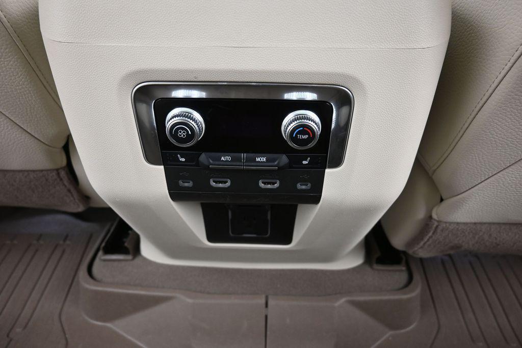 used 2021 GMC Yukon XL car, priced at $51,717