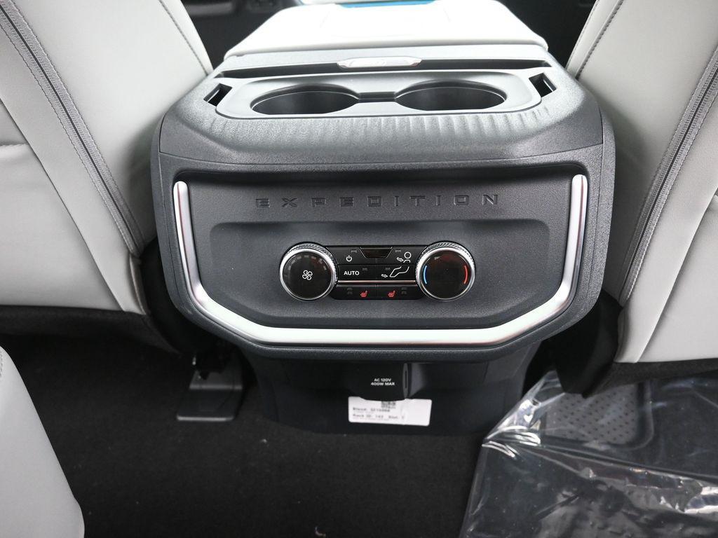 new 2025 Ford Expedition car, priced at $74,833