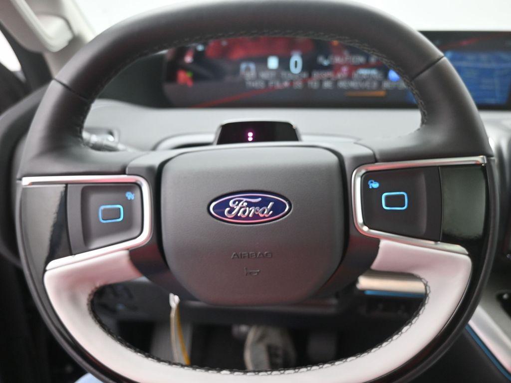 new 2025 Ford Expedition car, priced at $74,833