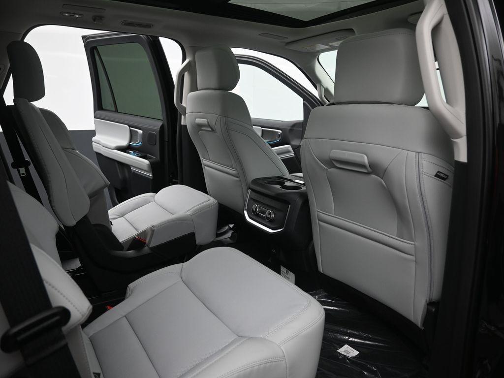 new 2025 Ford Expedition car, priced at $74,833