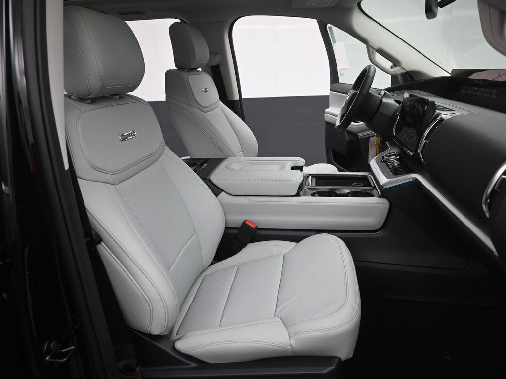 new 2025 Ford Expedition car, priced at $74,833