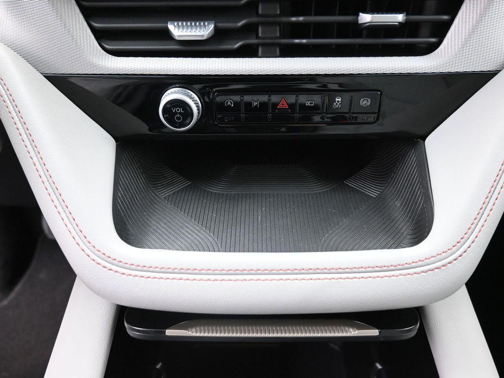 used 2025 Ford Explorer car, priced at $39,991