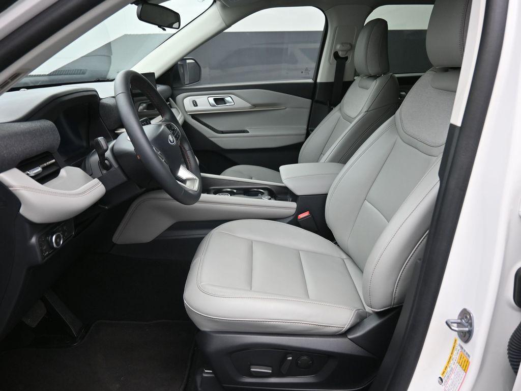 used 2025 Ford Explorer car, priced at $39,991