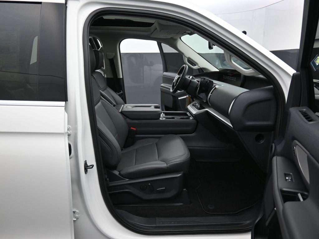 new 2025 Ford Expedition Max car, priced at $67,082