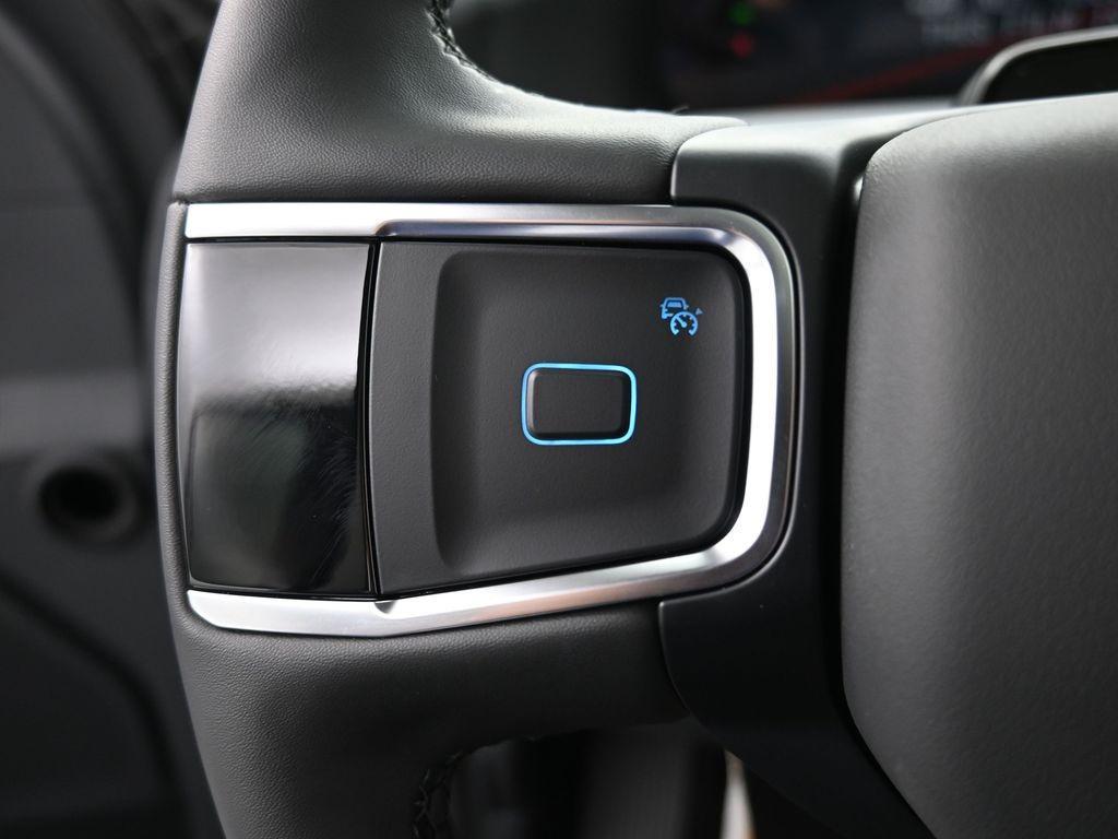 new 2025 Ford Expedition Max car, priced at $67,082