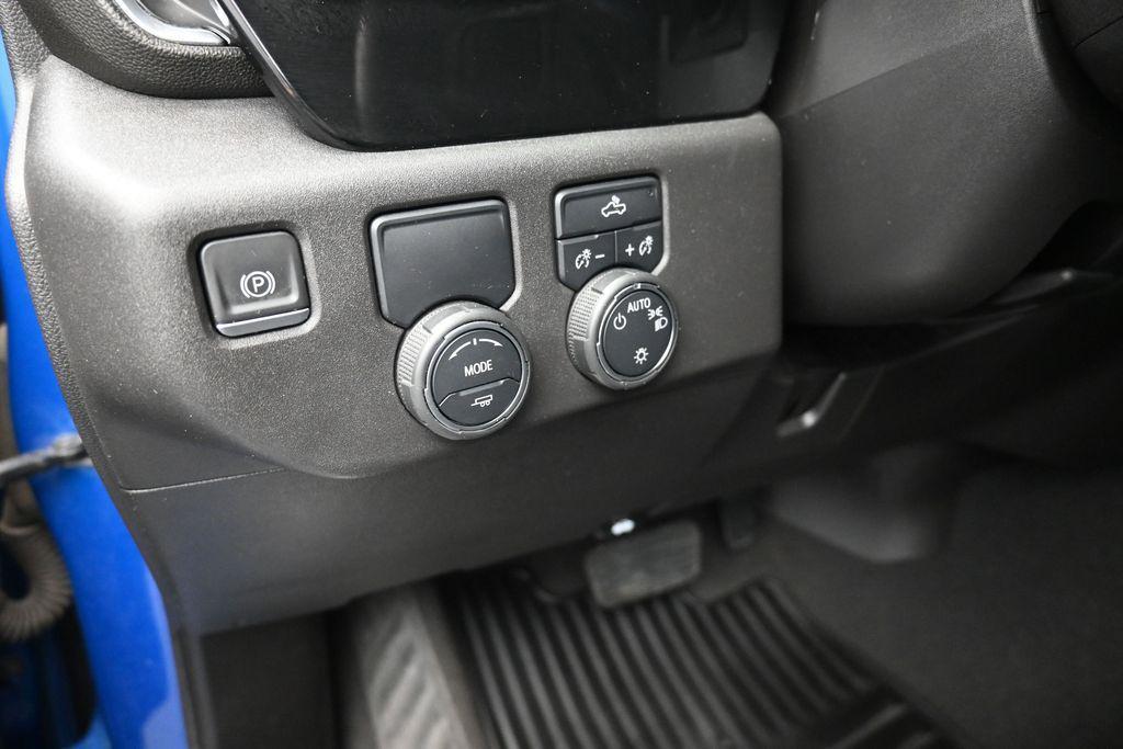 used 2022 Chevrolet Silverado 1500 car, priced at $32,216