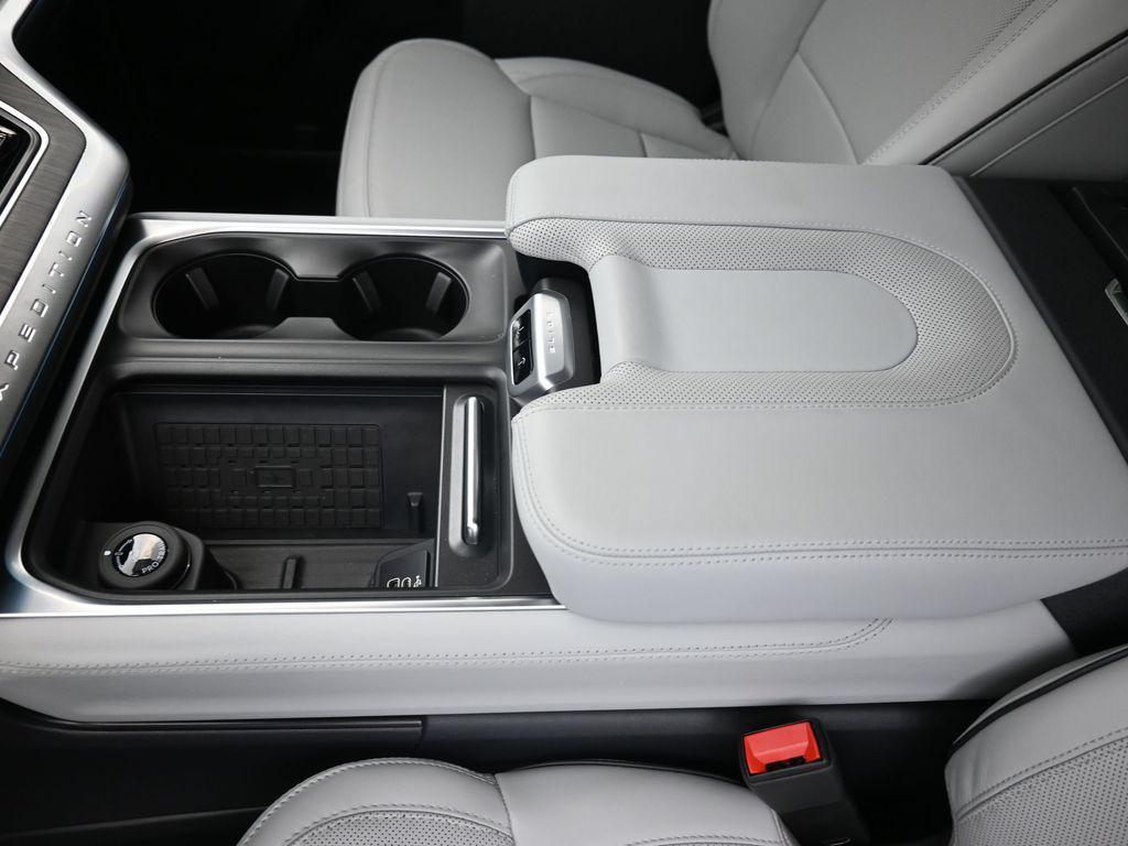 new 2025 Ford Expedition car, priced at $84,995