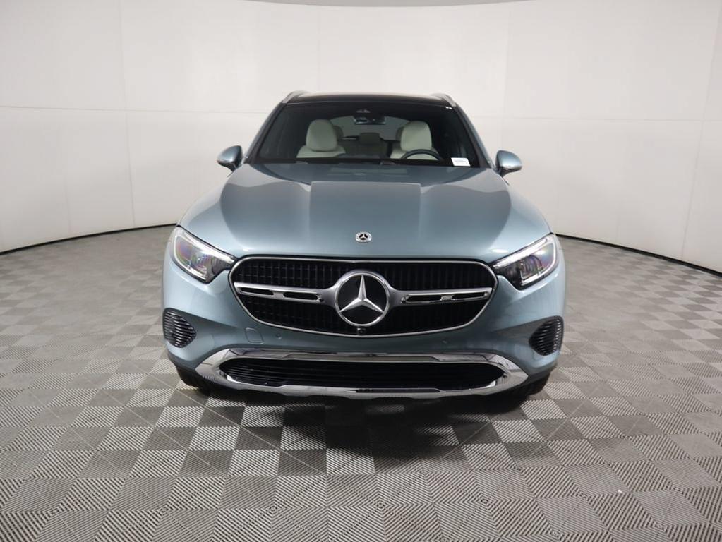 Mercedes-Benz GLC view 2