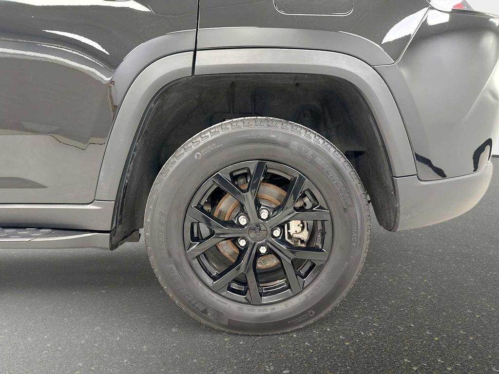 used 2024 Jeep Grand Cherokee car, priced at $30,990