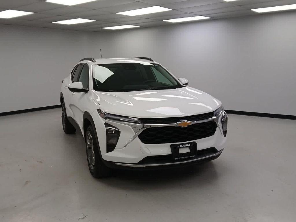 used 2025 Chevrolet Trax car, priced at $21,990
