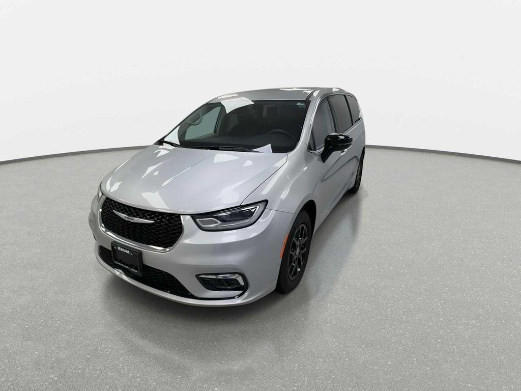 used 2024 Chrysler Pacifica car, priced at $28,990