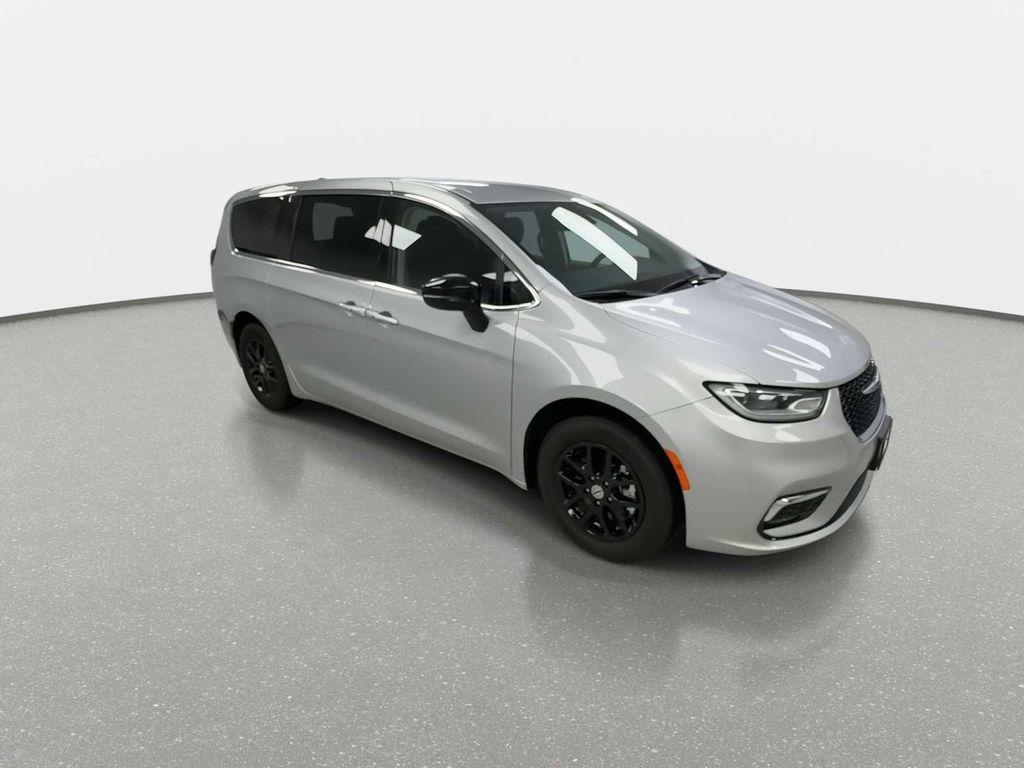 used 2024 Chrysler Pacifica car, priced at $28,990