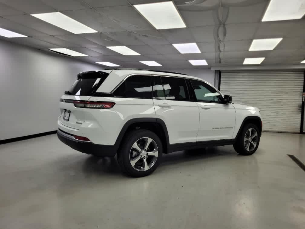 new 2025 Jeep Grand Cherokee car, priced at $45,540